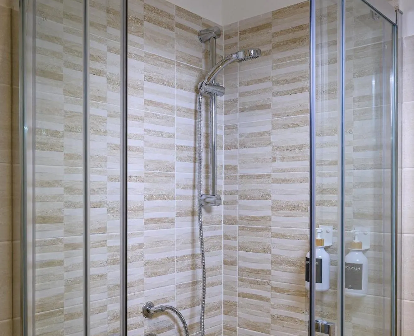 Apartamento Luxury Domus- Metro Malatesta Roma